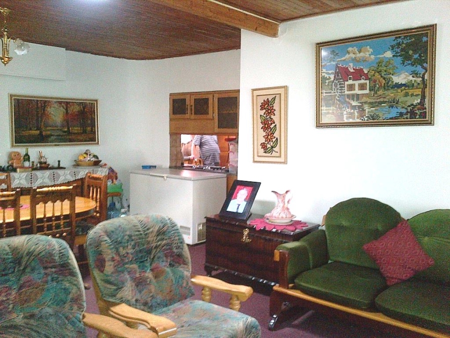 To Let 4 Bedroom Property for Rent in Vaalpark Free State